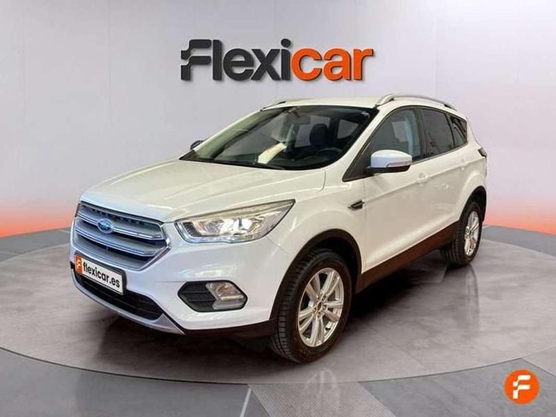 Usado Ford Kuga Trend+ 120 CV (88 kW) 2019 Blanco SUV