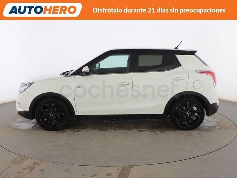 Usado Ssangyong (KGM) Tivoli Limited 115 CV (84 kW) 2017 Blanco SUV