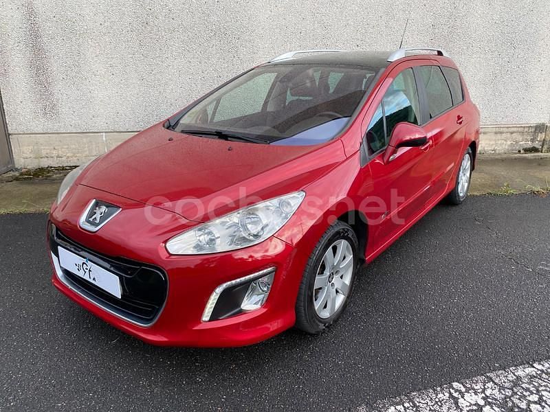 Usado Peugeot 308 SW Family 112 CV (82 kW) 2012 Granate Familiar
