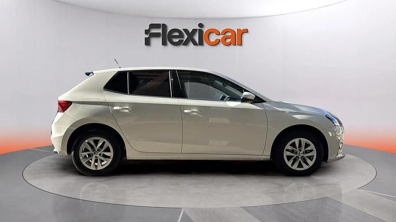 Usado Skoda Fabia Selection 95 CV (69 kW) 2024 Blanco Utilitario