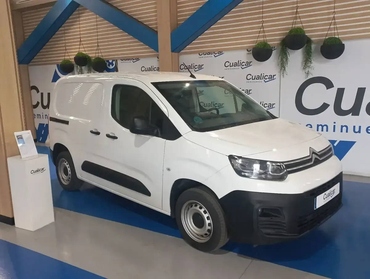 Usado Citroën Berlingo 100 CV (73 kW) 2022 Blanco Monovolumen