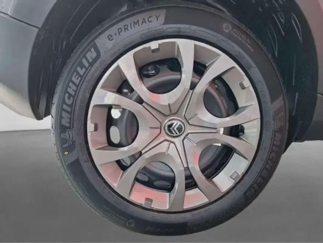 Usado Citroën C3 101 HP (74 kW) 2025 Cinzento SUV