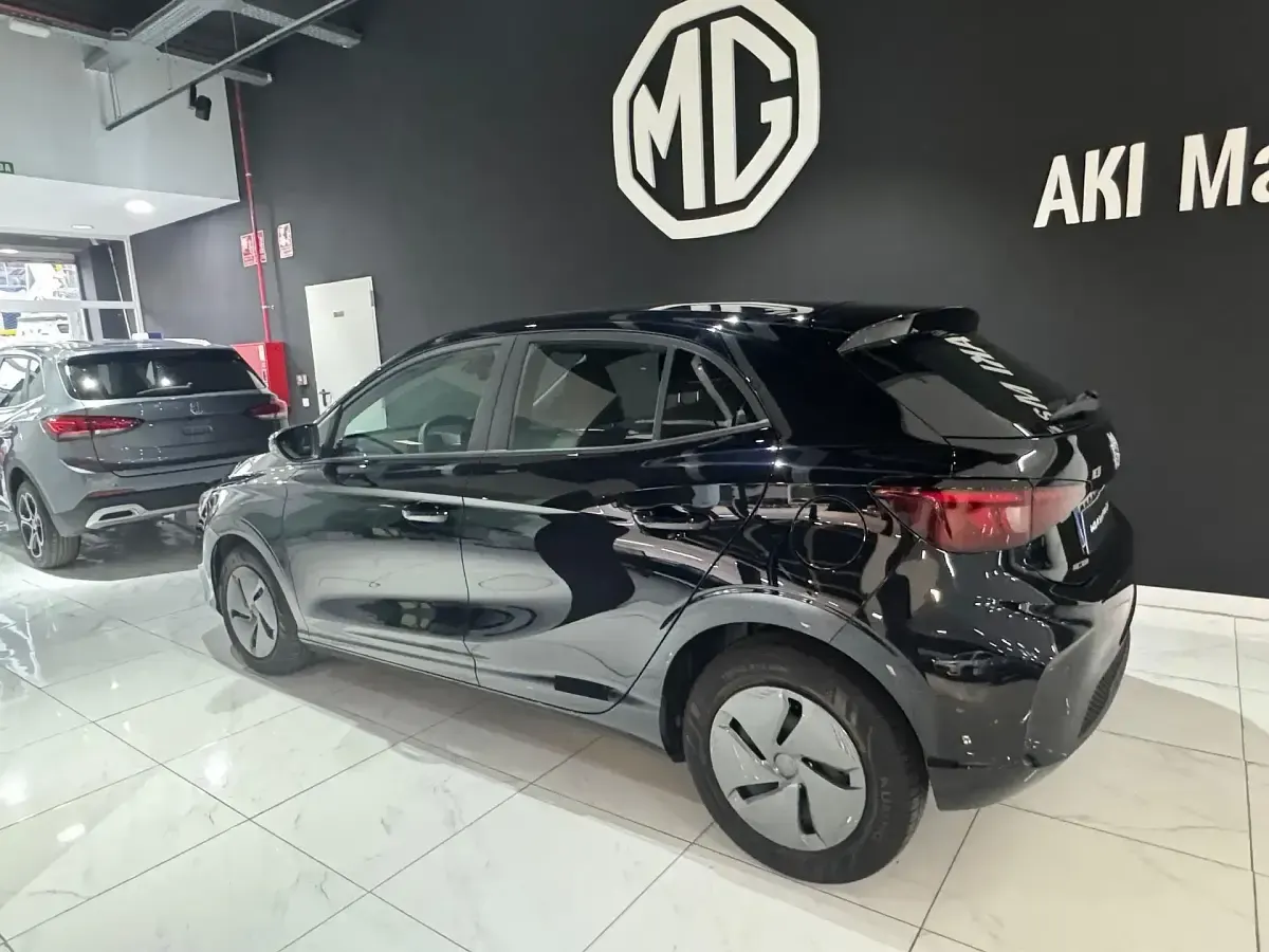 Usado MG MG3 Comfort 195 CV (143 kW) 2024 Negro Utilitario