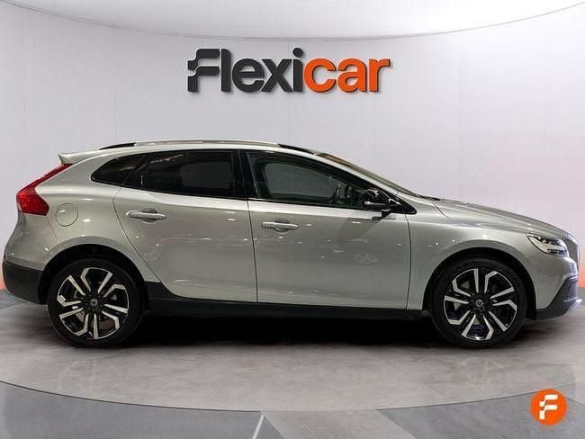 Usado Volvo V40 Inscription 152 CV (111 kW) 2017 Blanco