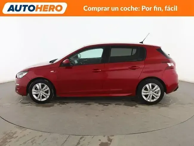 Używany Peugeot 308 Style 120 KM (88 kW) 2016 Czerwony Sedan/Limuzyna