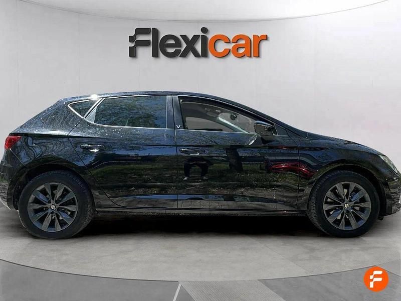 Usado Seat Leon Style 115 CV (84 kW) 2020 Negro Utilitario