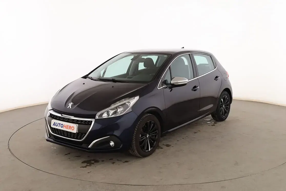 Usado Peugeot 208 Allure 100 CV (73 kW) 2015 Utilitario