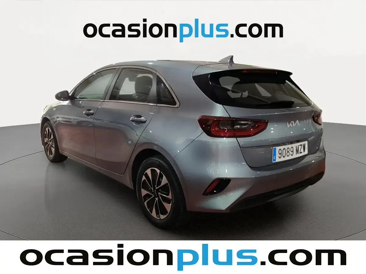 Usado Kia Ceed 101 CV (74 kW) 2025 Gris Utilitario