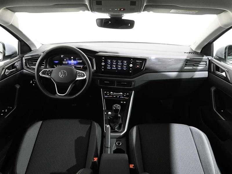 Usado VW Taigo 116 CV (85 kW) 2024 Plateado SUV