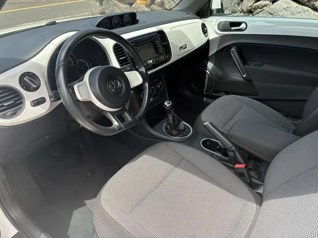 Usado VW Beetle Design 105 CV (77 kW) 2014 Blanco Utilitario