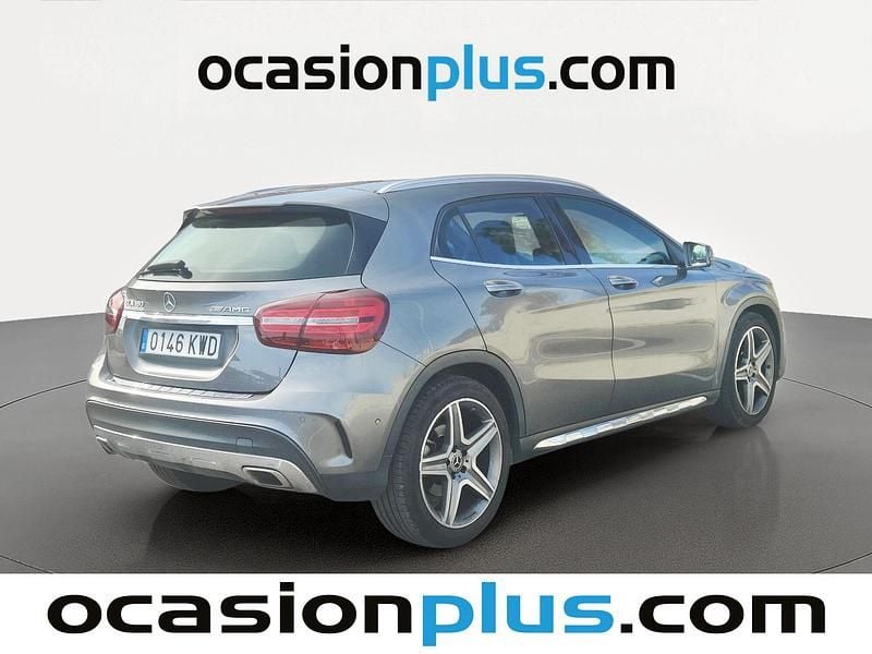 Usado Mercedes GLA180 122 CV (89 kW) 2019 Gris SUV