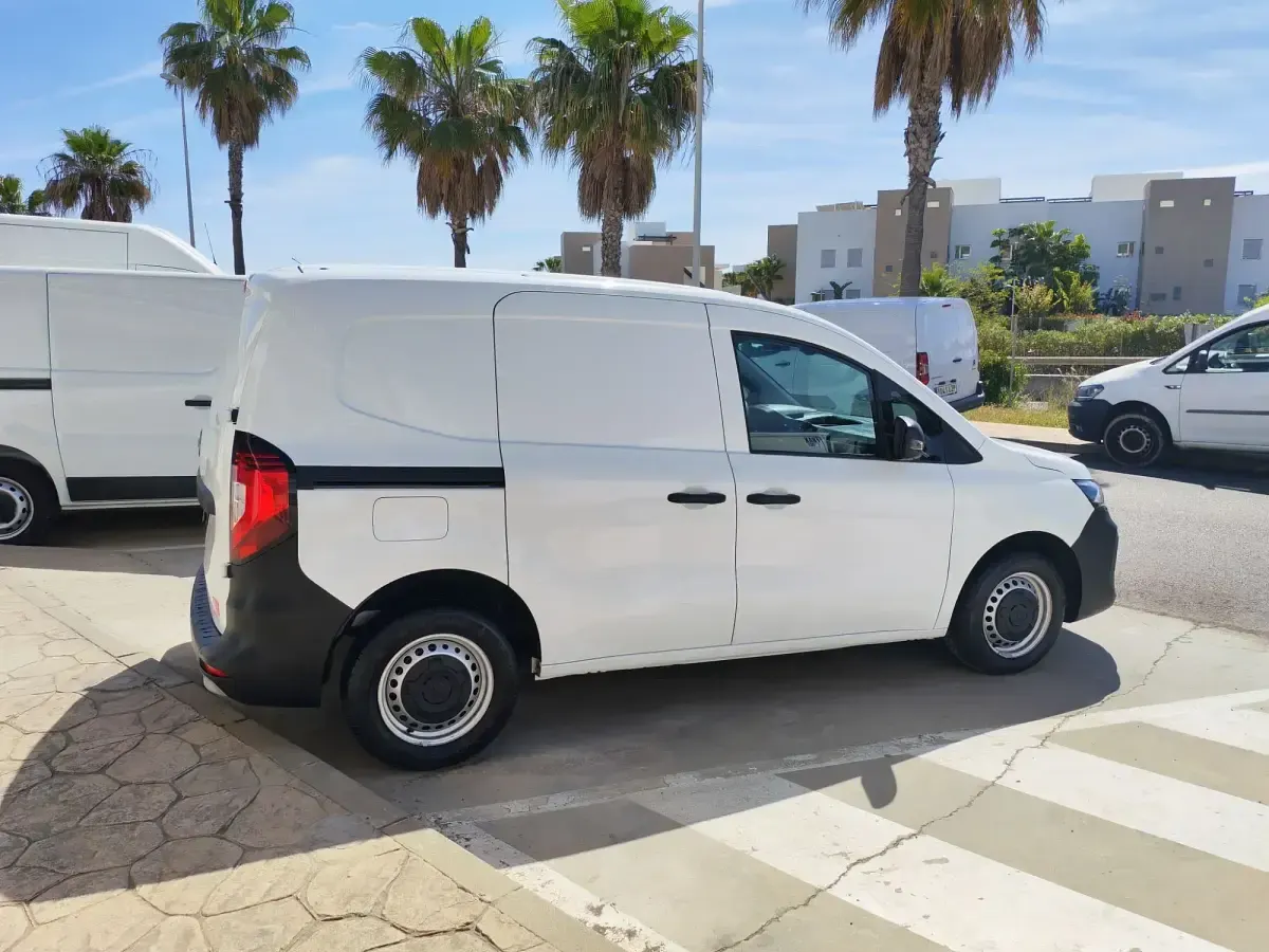 Usado Nissan Townstar Comfort 130 HP (95 kW) 2023 Branco