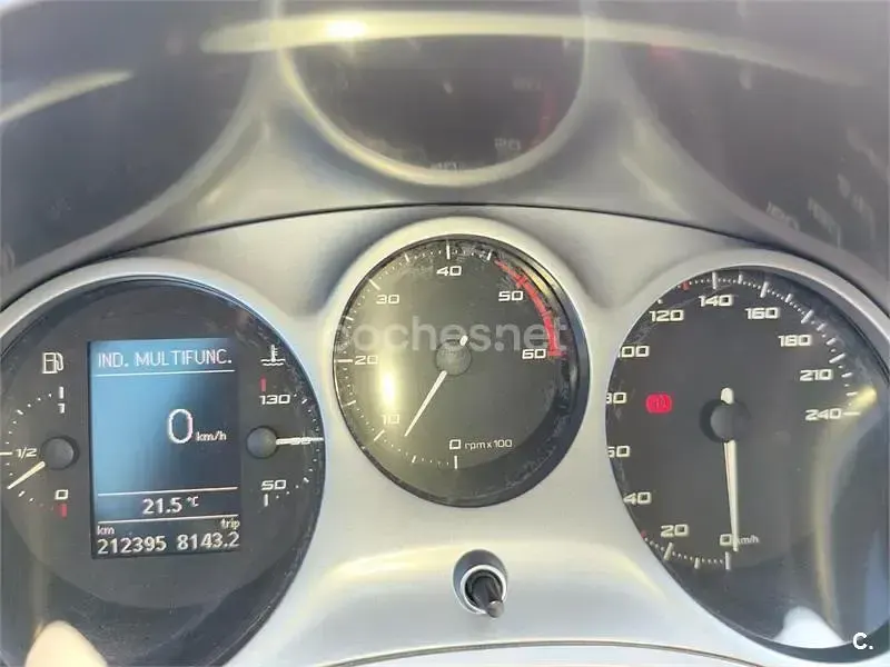 Usado Seat Leon Style 105 HP (77 kW) 2010 Branco Citadino