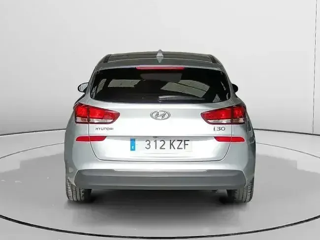 Usado Hyundai i30 GO! 120 CV (88 kW) 2019 Gris Familiar