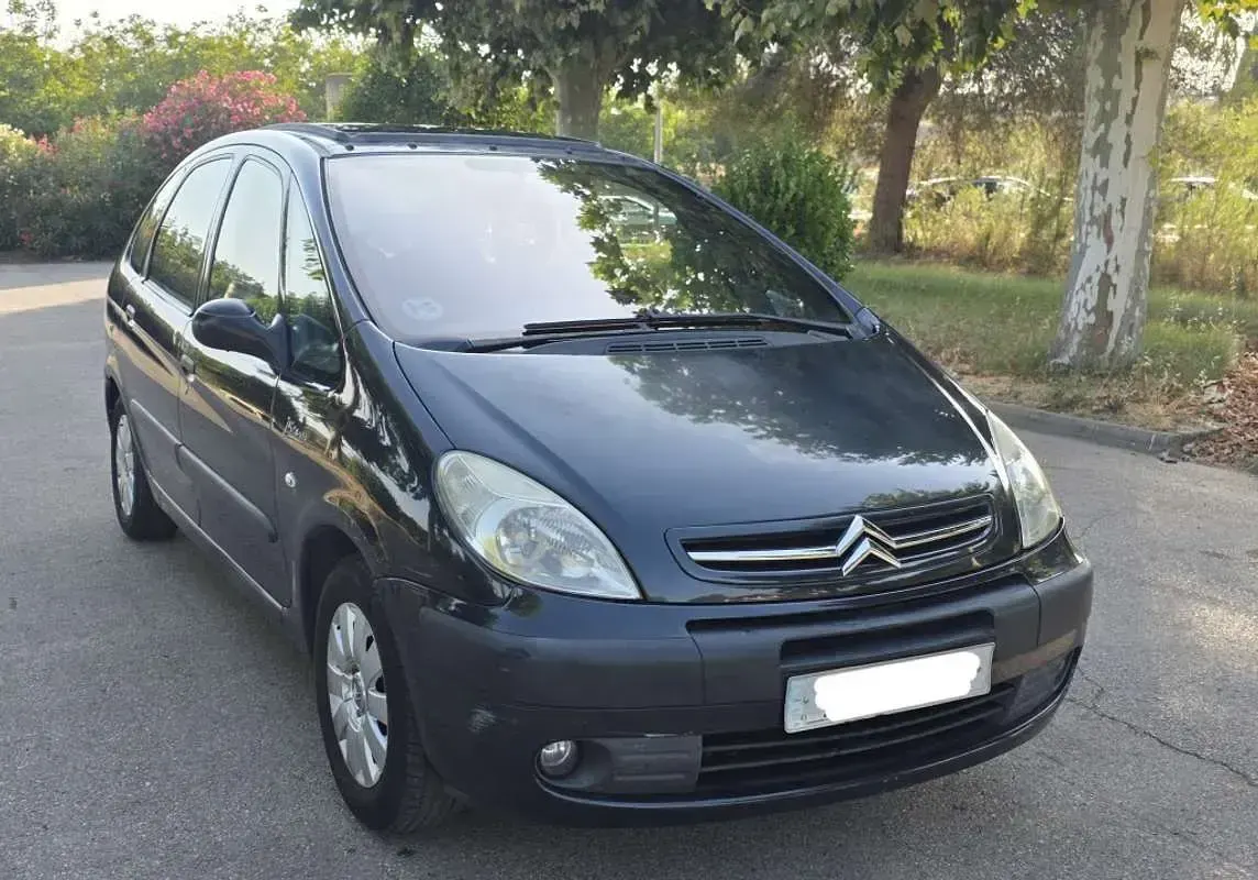 Usado Citroën Xsara Picasso Exclusive 109 CV (80 kW) 2006 Negro Monovolumen