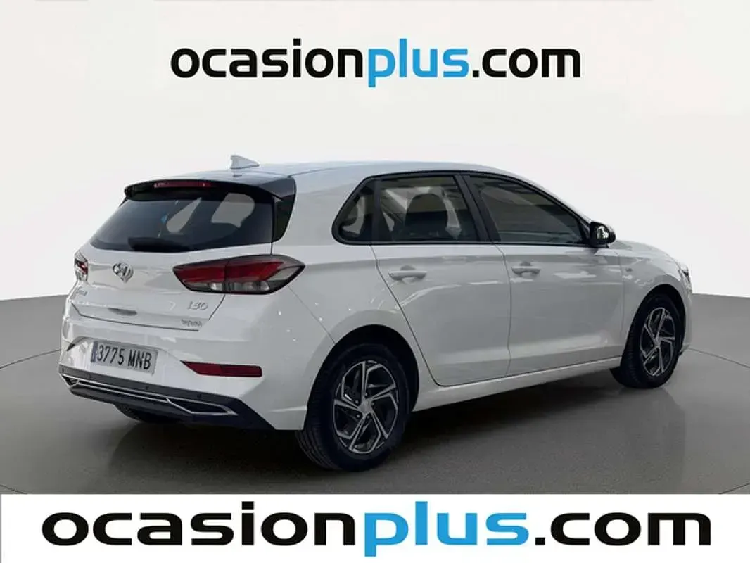 Usado Hyundai i30 120 CV (88 kW) 2024 Blanco Utilitario