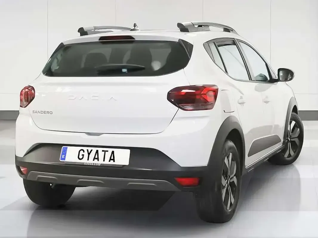 Usado Dacia Sandero Essentiel 91 CV (66 kW) 2025 Blanco Utilitario