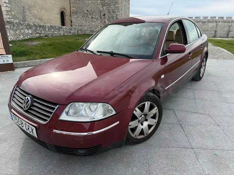 Używany VW Passat Highline 150 KM (110 kW) 2002 Czerwony Sedan/Limuzyna
