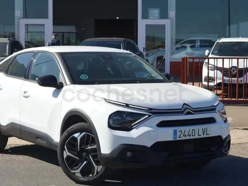 Używany Citroën C4 Feel 130 KM (95 kW) 2022 Biały Sedan/Limuzyna