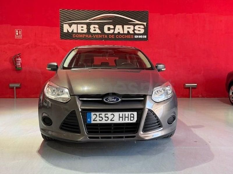 Usado Ford Focus Trend 115 CV (84 kW) 2011 Marrón Berlina