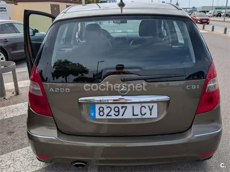 Usado Mercedes A200 Elegance 140 CV (102 kW) 2010 Marrón Monovolumen