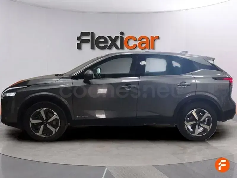 Usado Nissan Qashqai Acenta 190 CV (139 kW) 2024 Gris / plata SUV