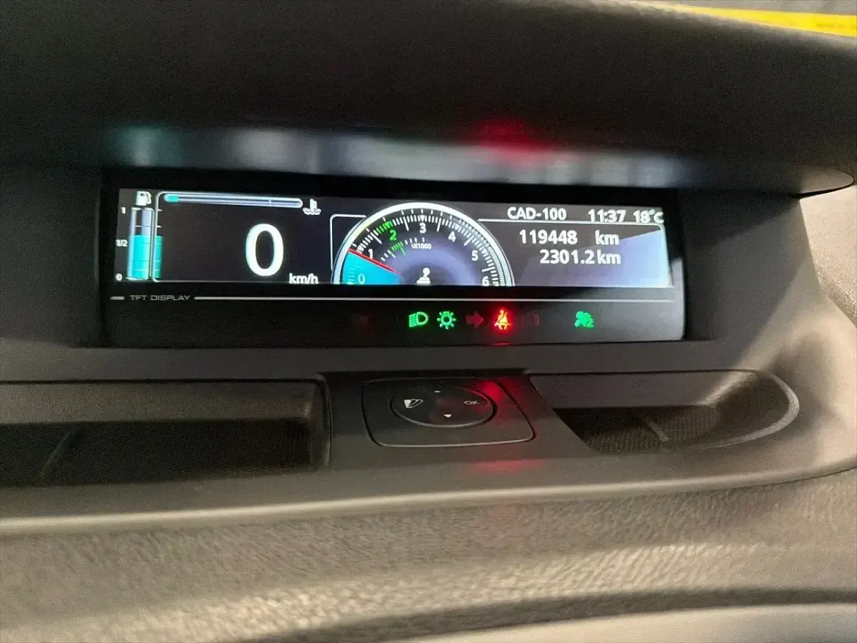 Usado Renault Scénic III LIMITED 110 CV (80 kW) 2015 Gris Monovolumen