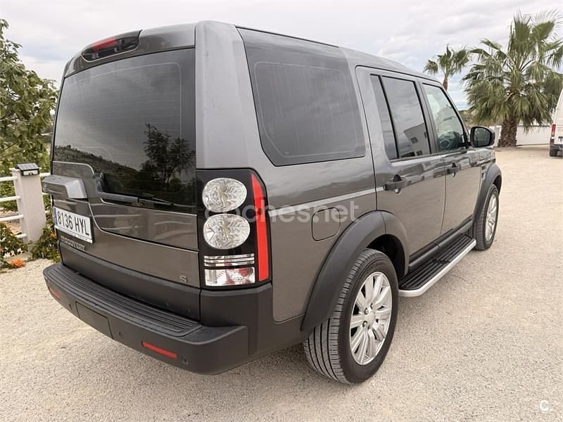 Usado Land Rover Discovery 4 S 211 CV (155 kW) 2014 Gris / plata SUV