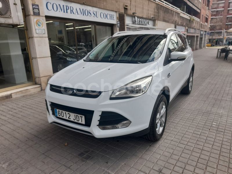 Blanco Usado 2015 Ford Kuga Trend SUV | 11.990 € (Precio justo) - Imagen 1/4