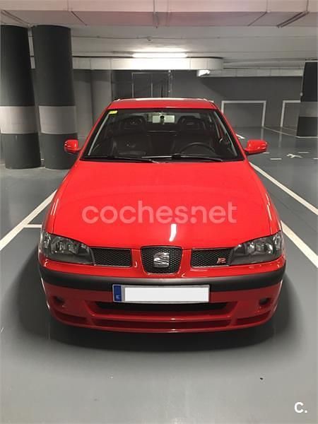 Rojo Usado 2001 Cupra Ibiza Berlina | 15.000 € - Imagen 1/4
