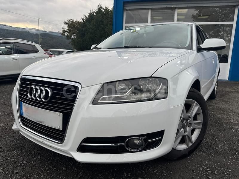 Blanco Usado 2009 Audi A3 Sportback Attraction Berlina | 8490 € (Buen precio) - Imagen 1/4