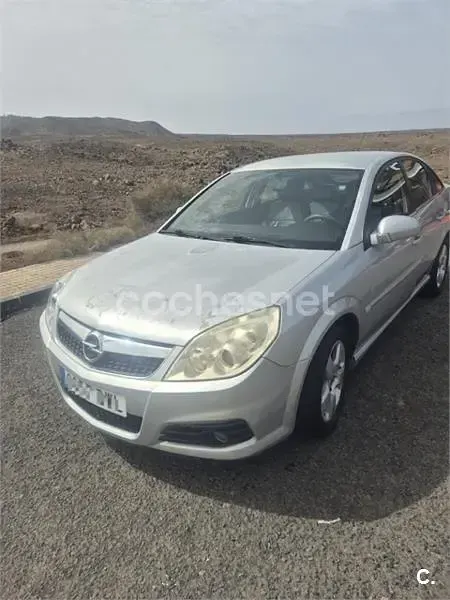 Usado Opel Vectra Elegance 122 CV (89 kW) 2006 Gris / plata Berlina