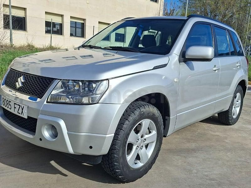 Usado Suzuki Grand Vitara 140 CV (102 kW) 2007 Gris / plata SUV