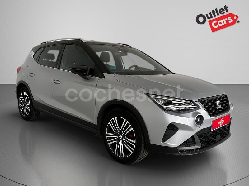 Usado Seat Arona FR 115 CV (84 kW) 2024 Gris / plata SUV