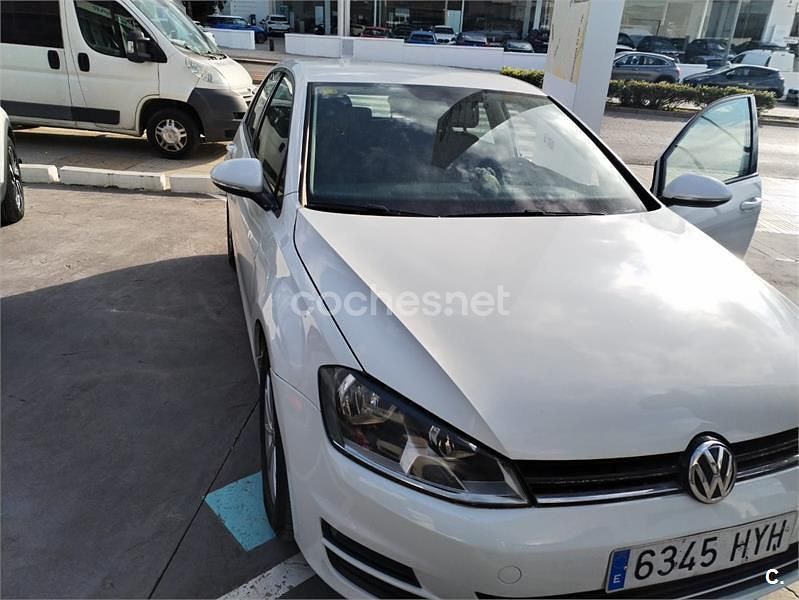 Usado VW Golf VII Advance 105 CV (77 kW) 2014 Blanco Berlina