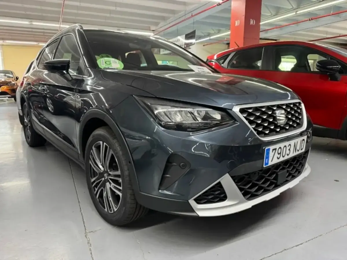 Usado Seat Arona Xperience 116 CV (85 kW) 2025 Gris SUV