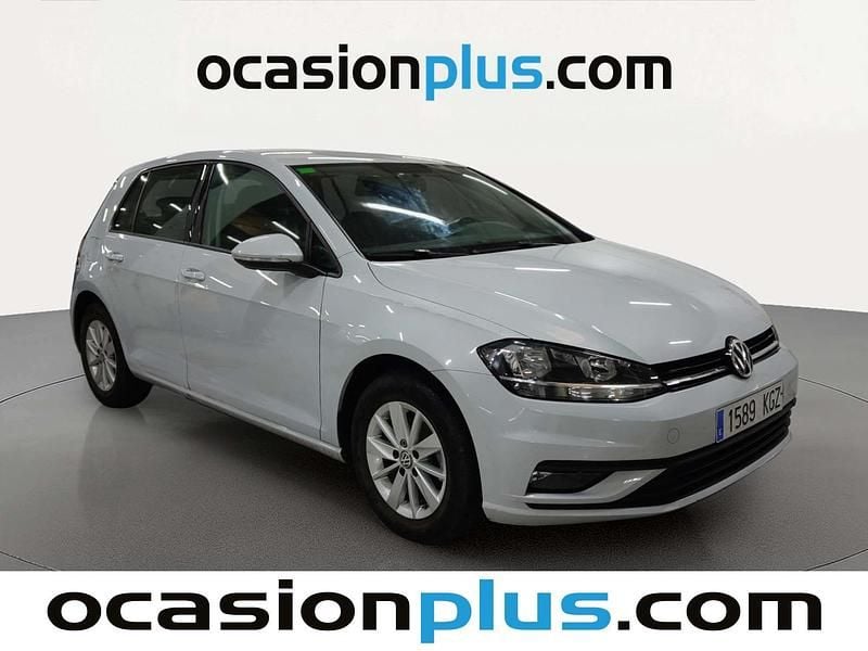 Usado VW Golf VII Edition 110 CV (80 kW) 2018 Gris plata Utilitario