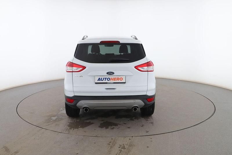 Usado Ford Kuga Titanium 120 CV (88 kW) 2016 Blanco SUV