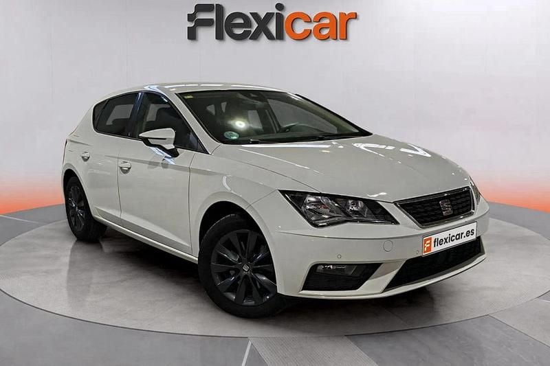 Blanco Usado 2018 Seat Leon ST Reference Familiar | 11.990 € (Precio justo) - Imagen 1/4