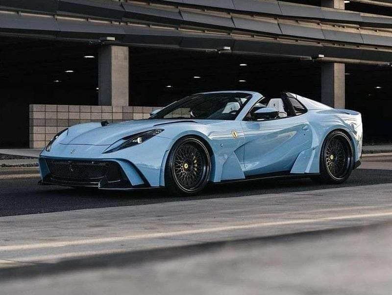 Usado Ferrari 812 840 CV (617 kW) 2022 Azul Descapotable