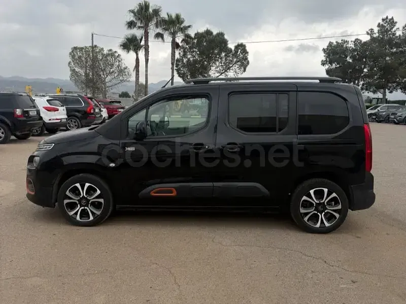 Usado Citroën Berlingo Shine 102 CV (75 kW) 2019 Negro Monovolumen
