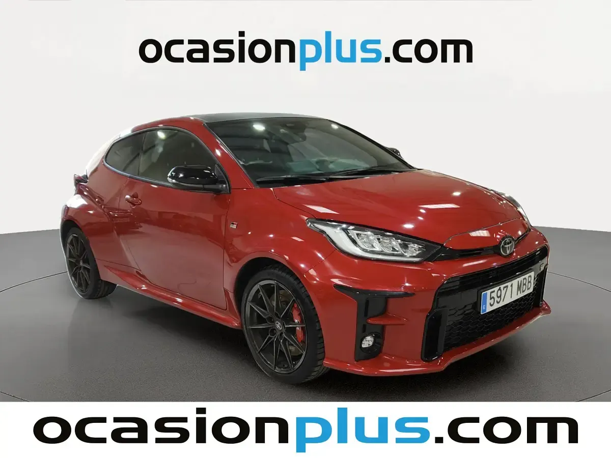 Usado Toyota Yaris 261 CV (191 kW) 2022 Rojo Utilitario