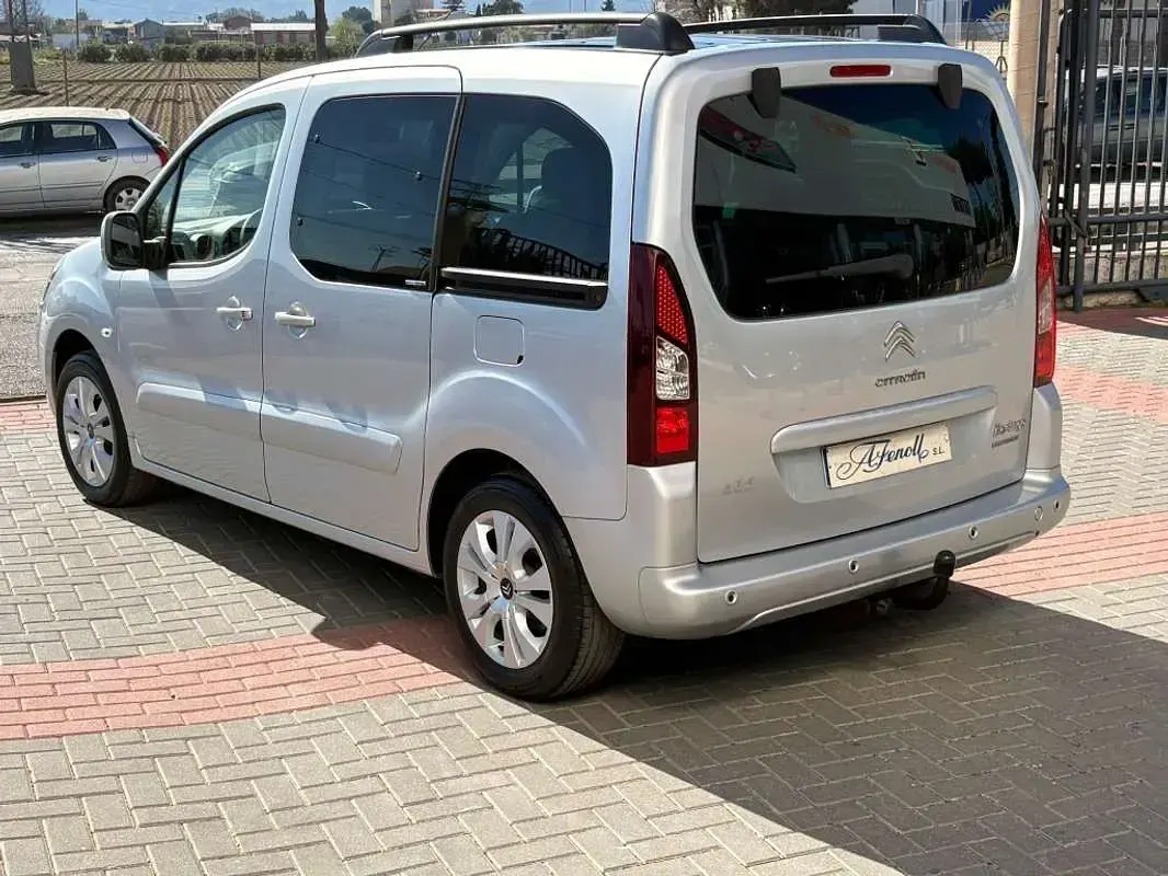 Usado Citroën Berlingo XTR 90 CV (66 kW) 2012 Plateado Monovolumen