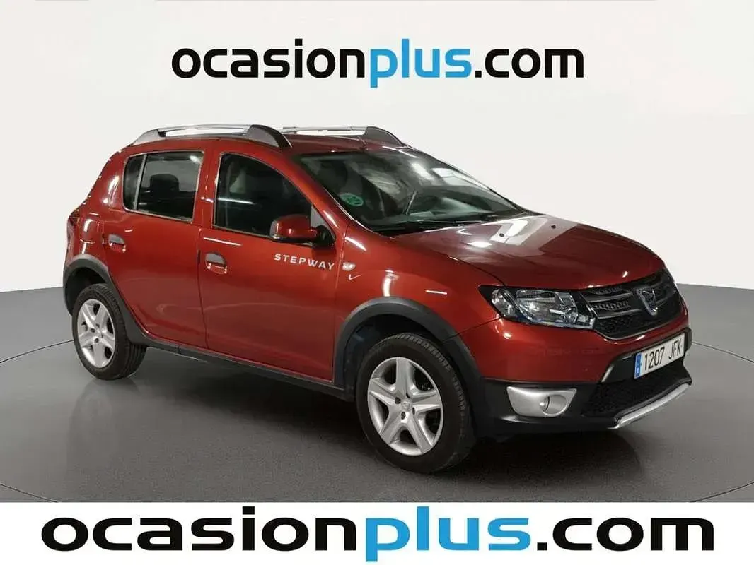 Usado Dacia Sandero Stepway 90 CV (66 kW) 2015 Rojo Utilitario