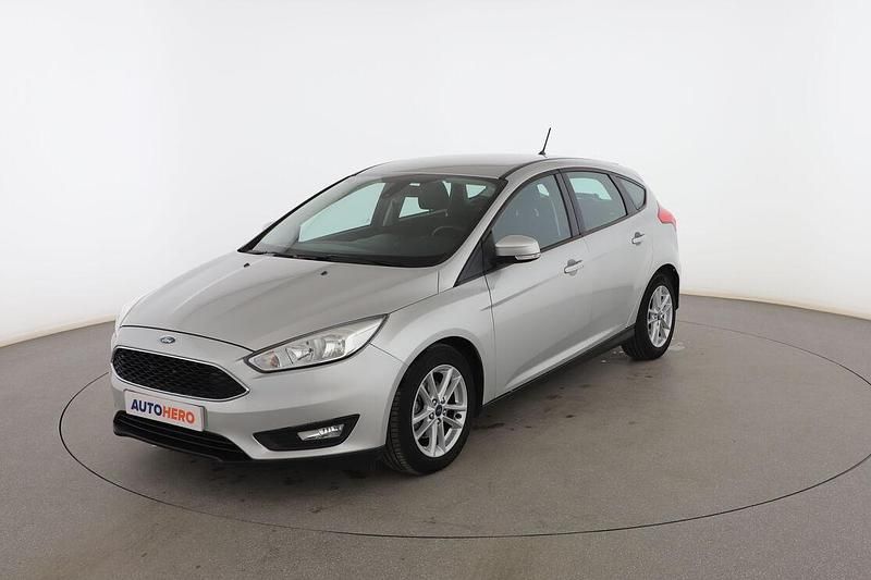 Gris Usado 2017 Ford Focus Trend Berlina | 11.499 € (Precio justo) - Imagen 1/3