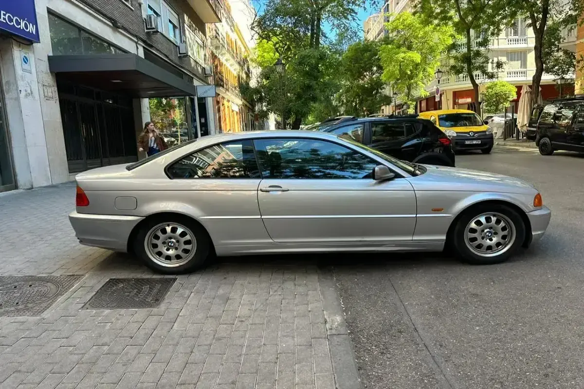 Usado BMW 318 143 CV (105 kW) 1970 Gris Coupe