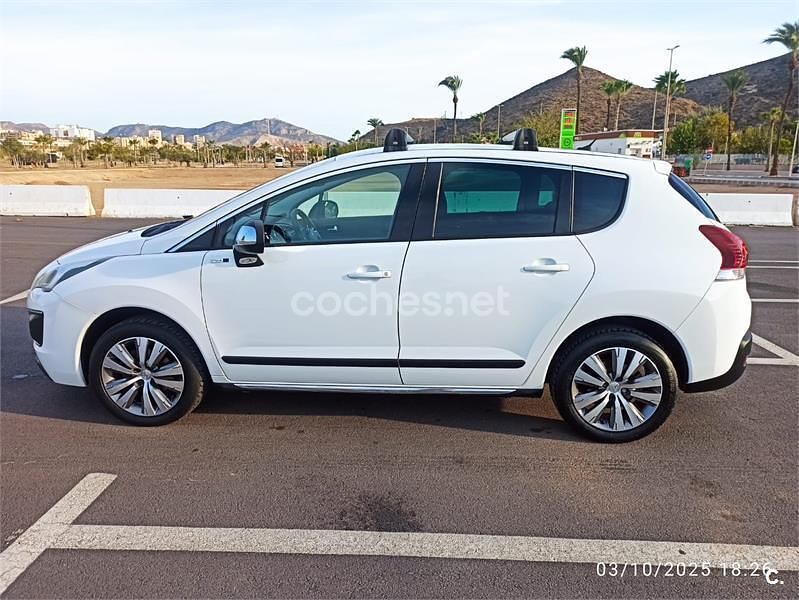 Usado Peugeot 3008 Style 120 CV (88 kW) 2015 Blanco Berlina