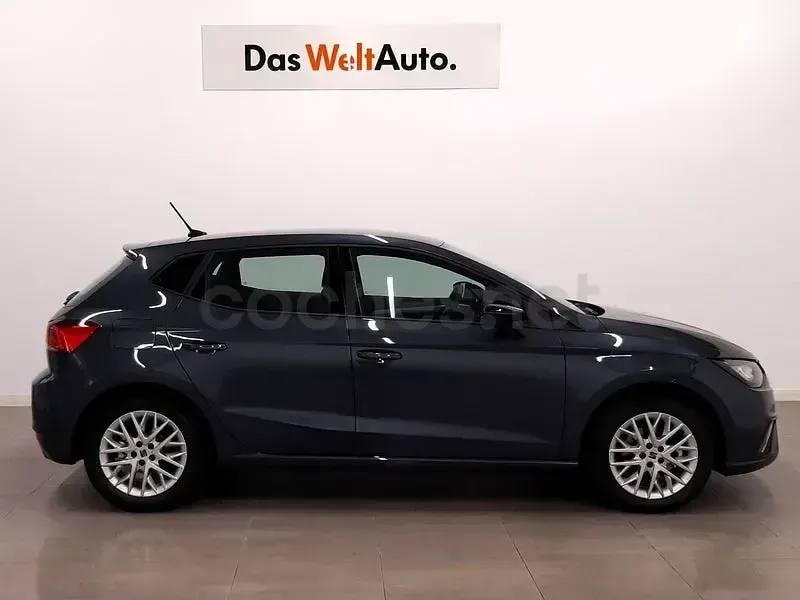 Usado Seat Ibiza FR 115 CV (84 kW) 2025 Azul Utilitario