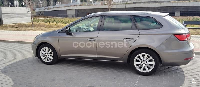 Usado Seat Leon ST Style 115 CV (84 kW) 2017 Gris / plata Familiar