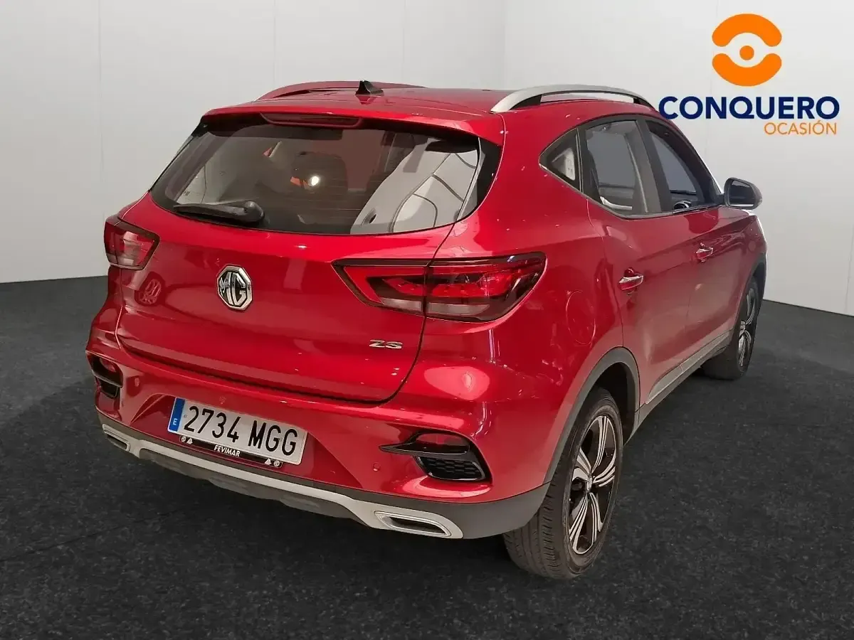 Usado MG ZS Comfort 106 CV (77 kW) 2023 Rojo SUV